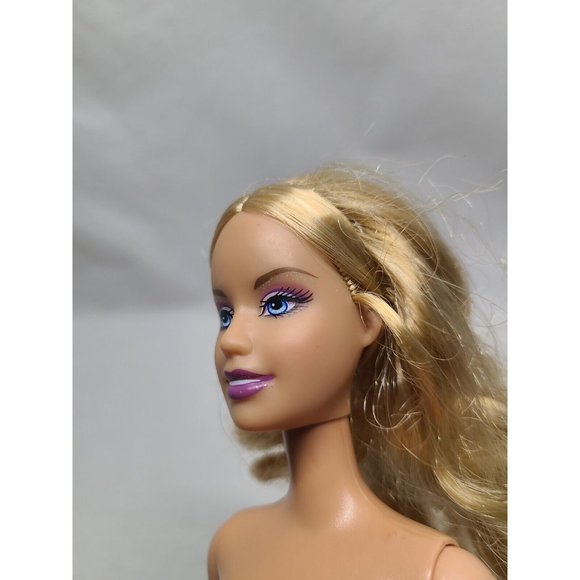 Barbie Island Princess Rosella Body Swapped - Picture 3 of 6